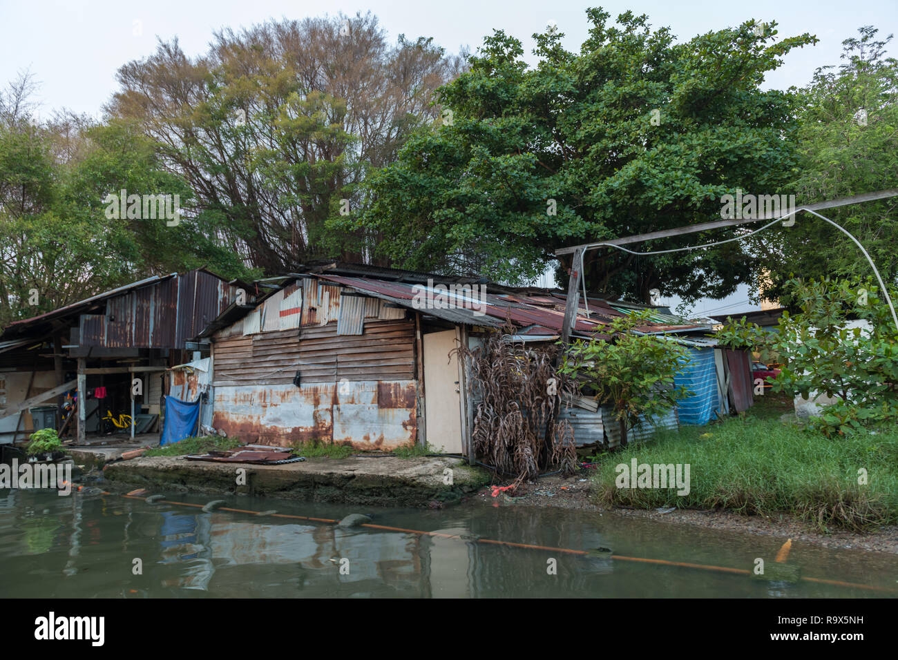 Simple Tree House Made Hi res Stock Photography And Images Alamy